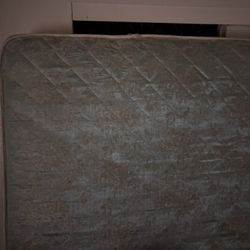 Queen Mattress FREEEEE