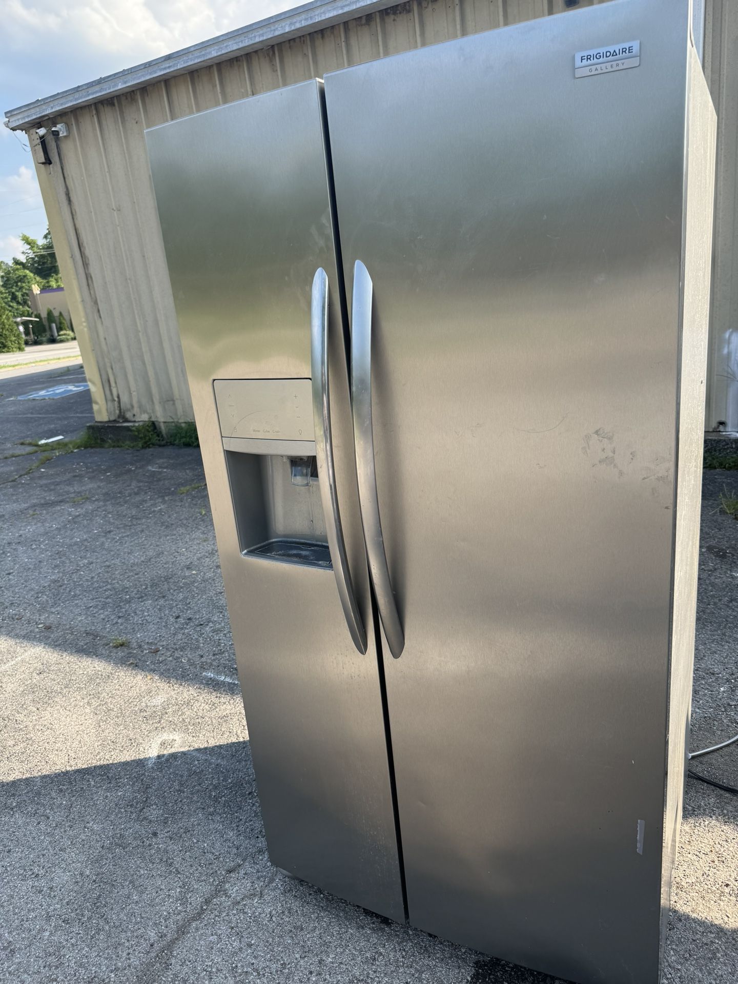Refrigerator