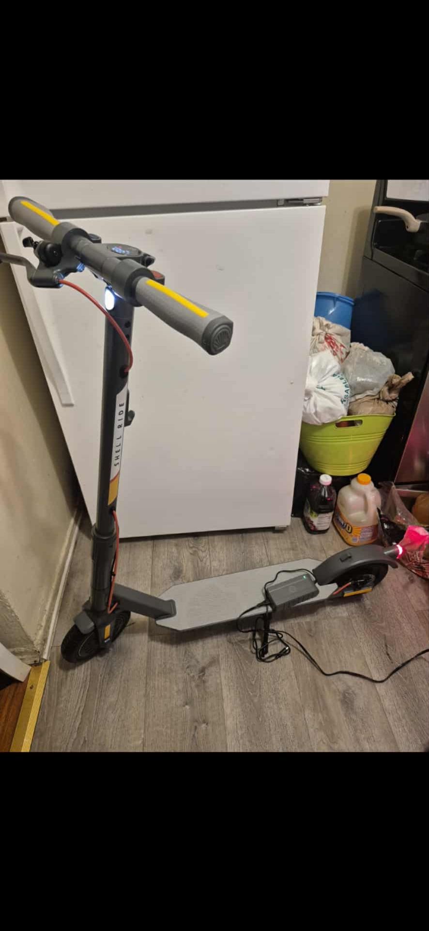 BRAND NEW IN BOX electric Shell Ride Scooter Runs 18 MPH