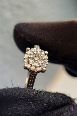 9.5  10 Carat White Gold Ring