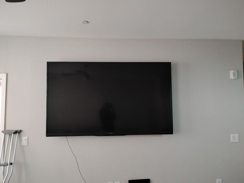 Sharp LC-80LE650U 80-Inch Aquos HD
1080p 120Hz Smart LED TV & Wall Mount