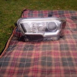 Toyota Tacoma/4runner Headlight 2016-2023