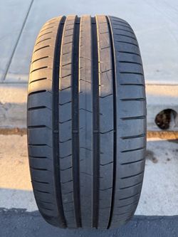 1 Pirelli runflat tire 225/40/19 70%
