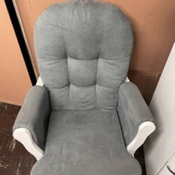 Gliding Chair With Foot Rest 