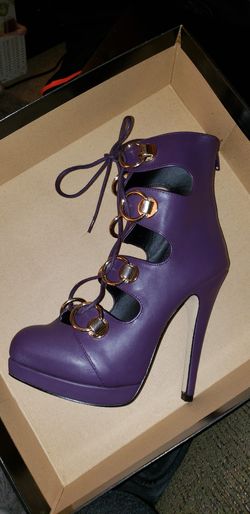 Womens heels (7.5) New