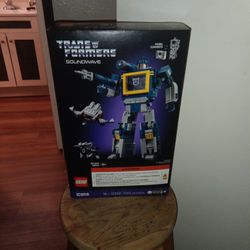 Legos Transformer Soundwave