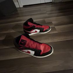 Jordan 1 Mid