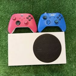 Xbox Series S With 2 Controllers USED But Works Perfectly 