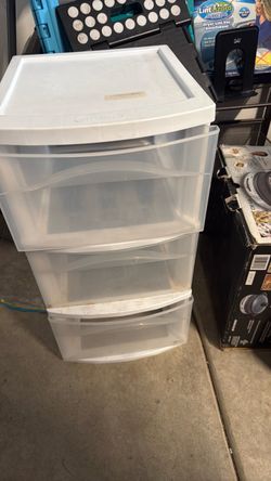 Plastic shelf