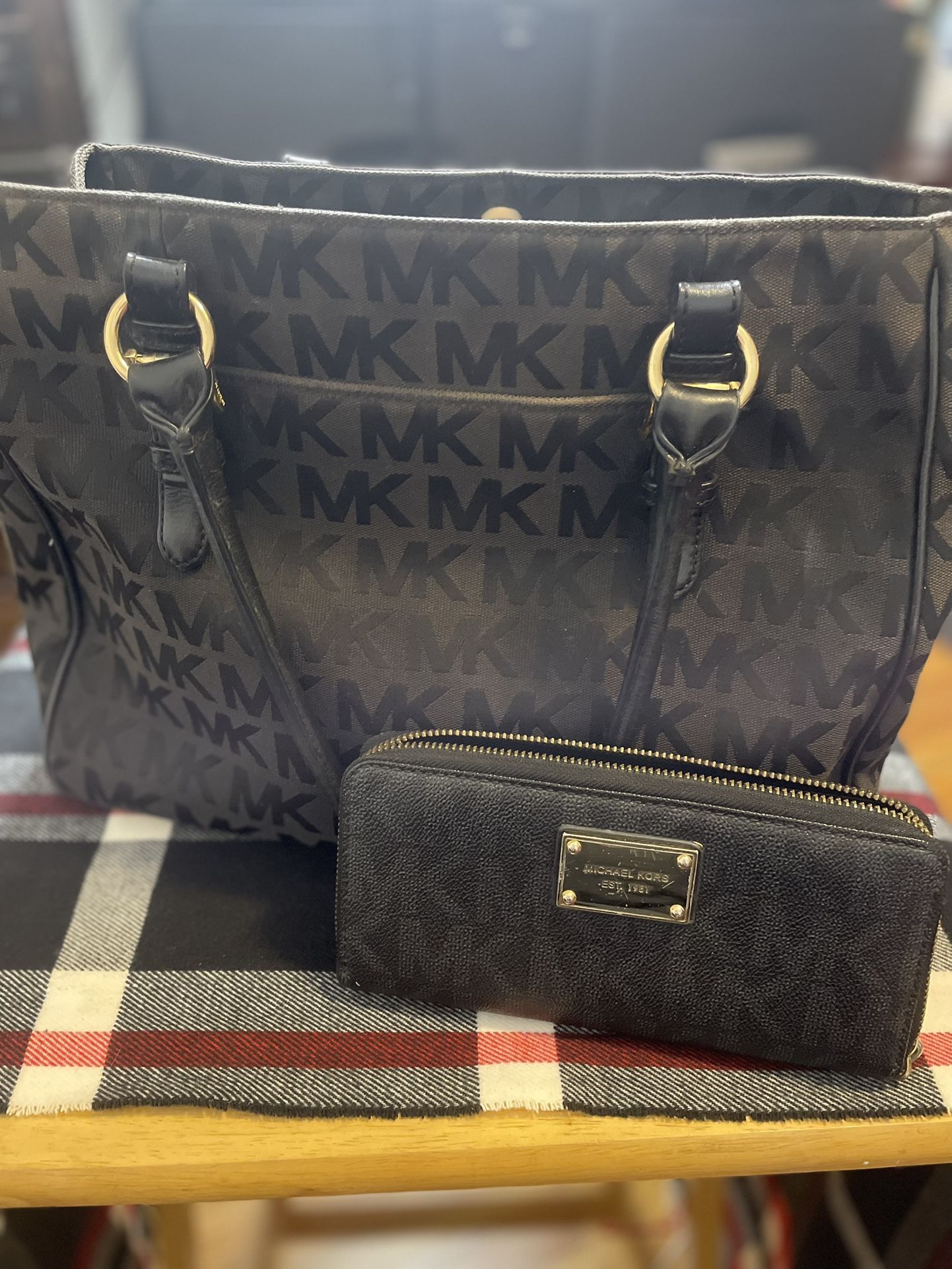 Black Michael Kors Purse With Matching Wallet