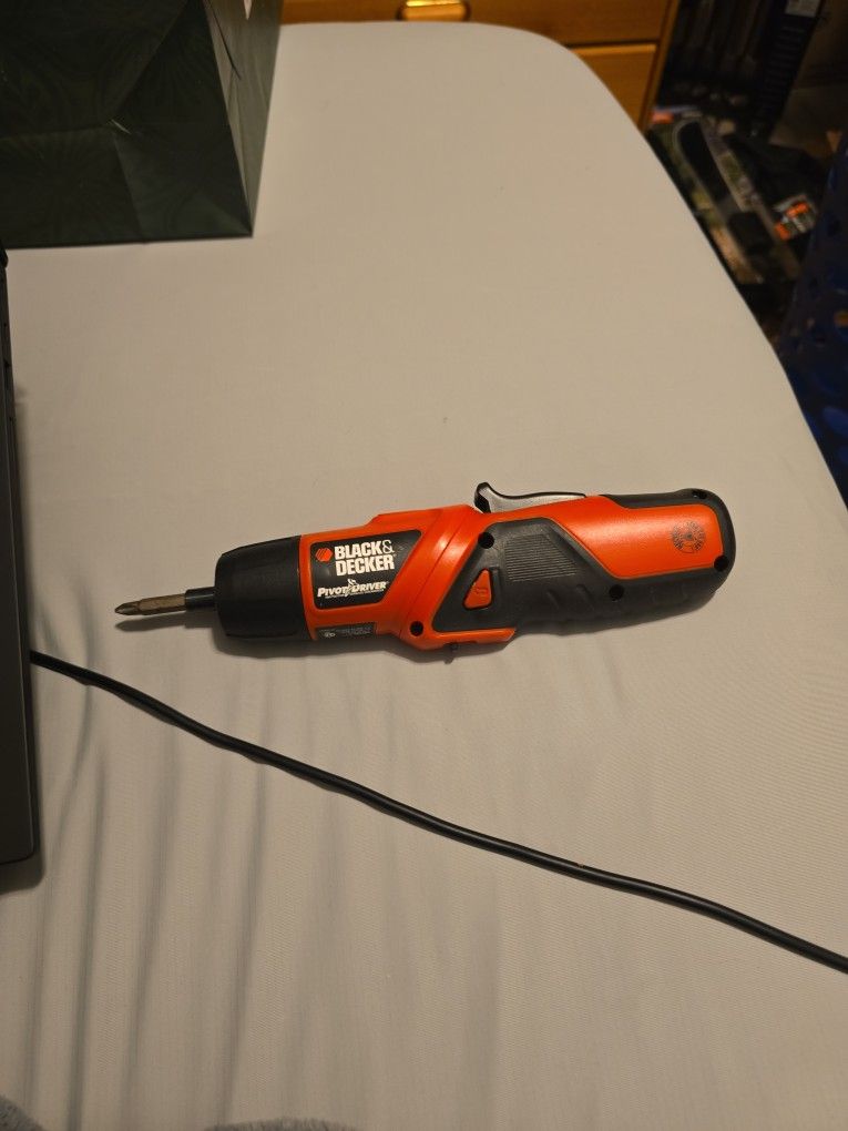 Black And Decker Battery Powered Screw Driver