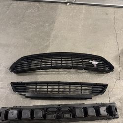 15 - 17 Mustang California Special Front Upper And Lower Grilles 
