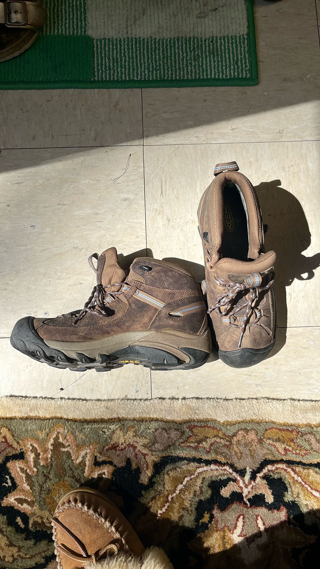 Keen Women’s Hiking Boot 9.5
