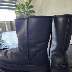 Black Uggs USA 9  GOOD CONDITION 
