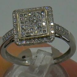 10KT WHITE GOLD DIAMOND RING SZ-7 2.6G  92 DIAMONDS APPROX 1.0 CARAT #799067-1