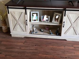 Wood TV Stand in great condition.