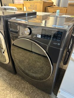 LG 4.5 Cu. Ft. Front Load Washer – Black Steel