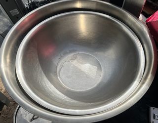 Stainless mixing bowls 20” n 17”