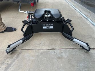 RAM 5th Wheel Tow Hitch