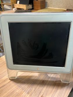 Apple Studio Display (model M7649)