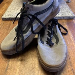 Vans tennis shoes men’s 7 1/2 women’s size 9