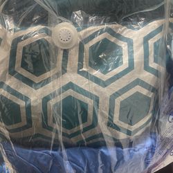 Two matching throw pillows in great shape Good Condition 