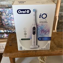 Oral-B I/O Power Brush series 7 For $95