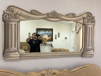 Traditional Style Mirror