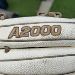 Fielders Softball Glove