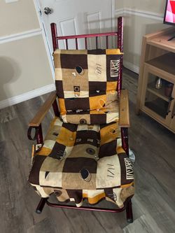 Rocking chair (cushion can be changed to your liking)