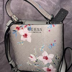 Guess Bucket Bag Mini Karlan 