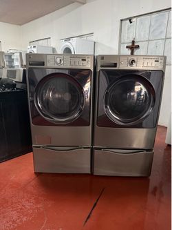 Set of washer machine kenmore and gas dryer. In perfect conditions and works perfectly. Washer machine capacity of 4.5 and dryer capacity 7.4. Deliver