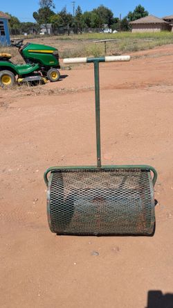 ***Green Handheld Compost/Manure Spreader***