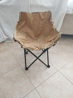 Folding chair with carrying bag, new, have a total of two
