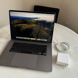 Apple MacBook Pro 2019 - 16”