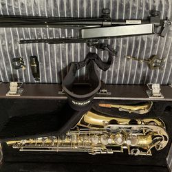 Yamaha Alto Saxophone With Stand 