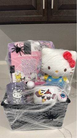 New Hello Kitty Halloween Spooky Basket