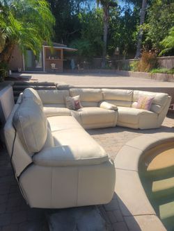 Big corner beige ELECTRIC & Fully working sofa + free delivery today.
Bought for $4000, 4 years ago