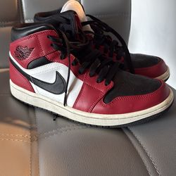 Jordan 1 - Chicago black Mid