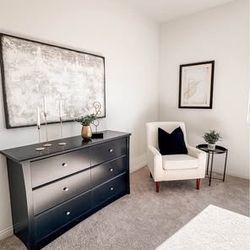 Black 6-Drawer Dresser
