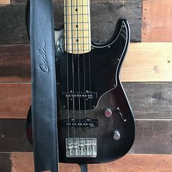 Godin Shifter 5 string Bass
