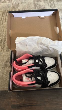 Air Jordan 1 Low White Black Pink Sneakers