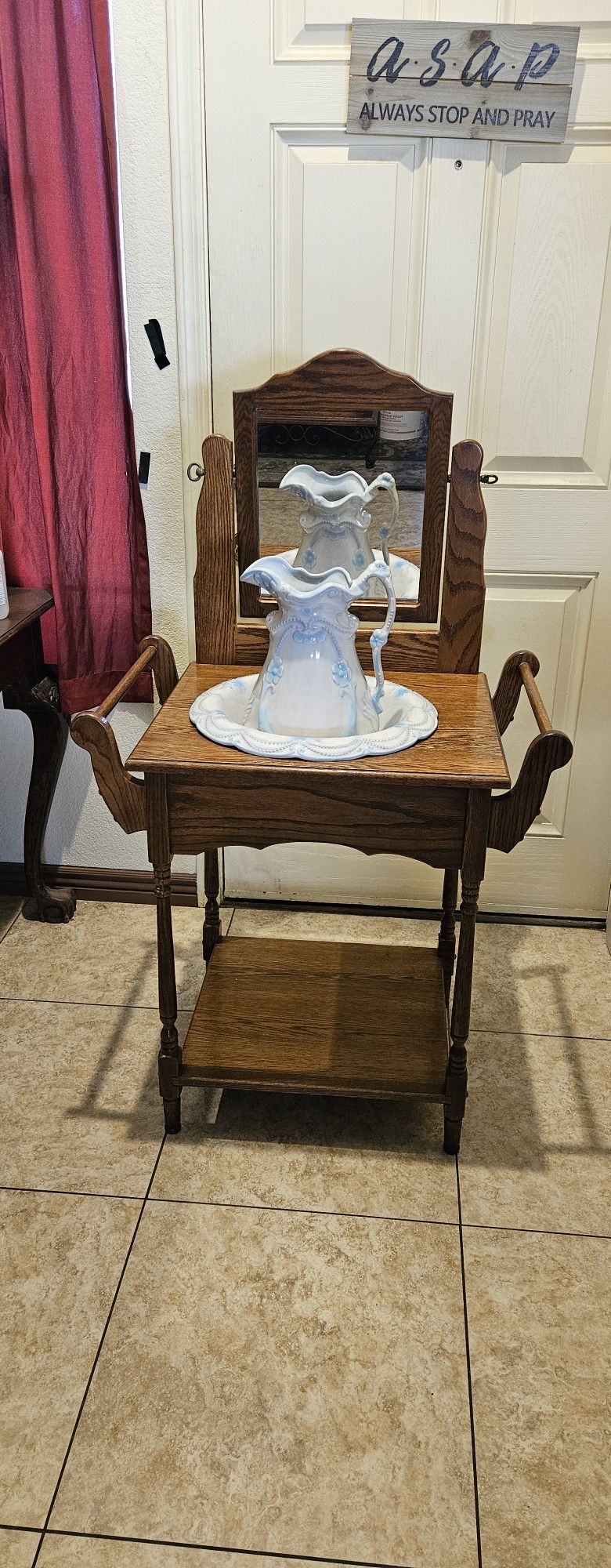 Antique Wash Stand W/Mirror