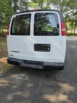 2009 chevy express van