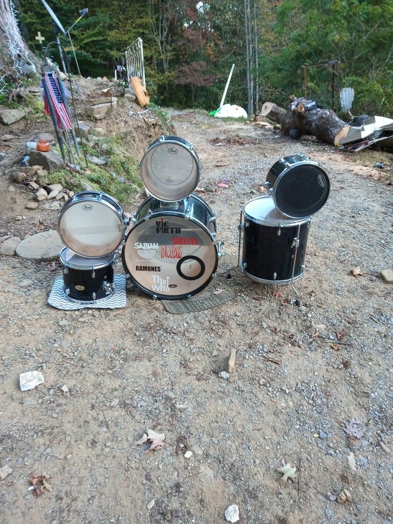 Pearl Drums