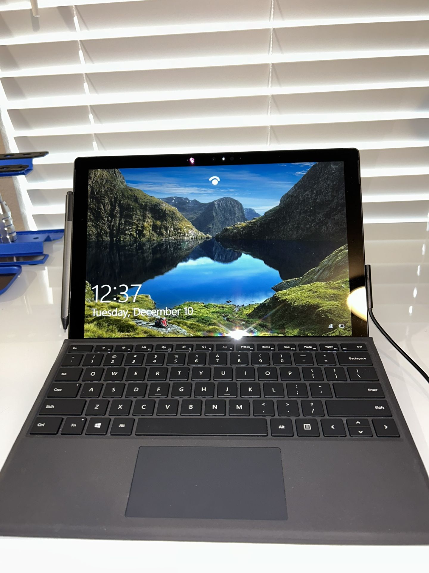 Microsoft Surface Pro 16GB Intel Core i7 Processor With Pen And Detachable Keyboard
