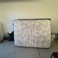 Free Queen Mattress (memory Foam) 