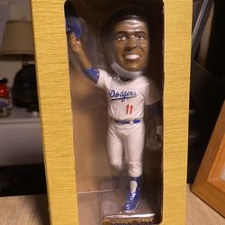 2023 Los Angeles Dodgers Manny Mota "Legends of Dodger Baseball" promotional bobblehead