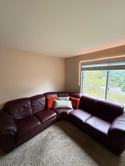 Genuine Leather 3-Piece Curved Sectional Sofa – Large – $700 OBO