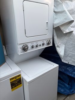 Like New Kenmore 24 “ Stacked Washer Dryer Electric 240 v